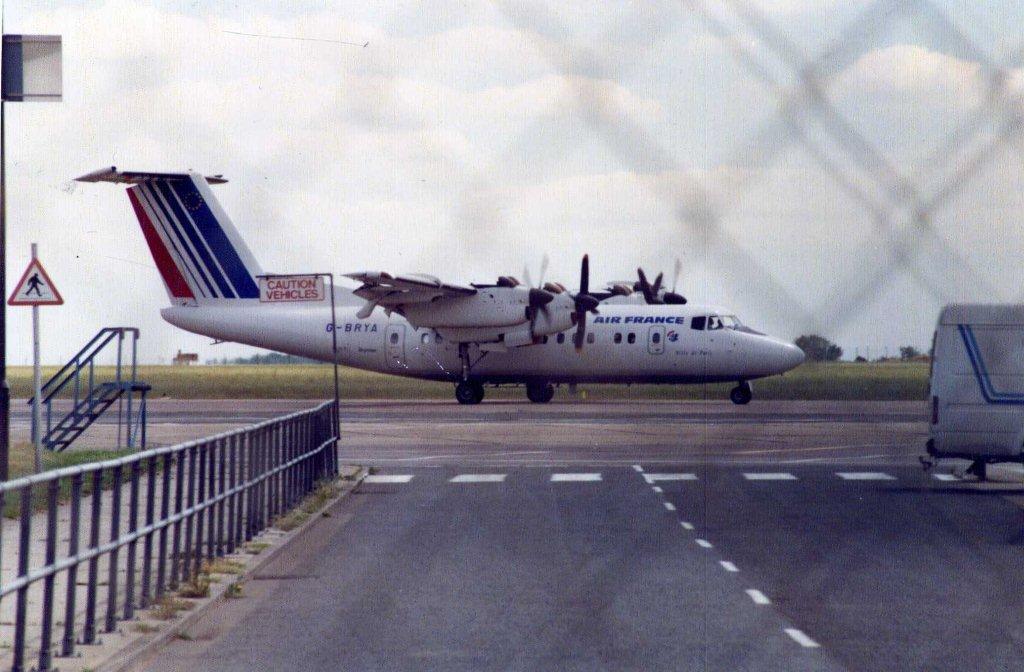 Photo of aircraft G-BRYA operated by Brymon Airways