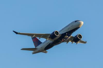 Photo of aircraft N144DU operated by Delta Air Lines