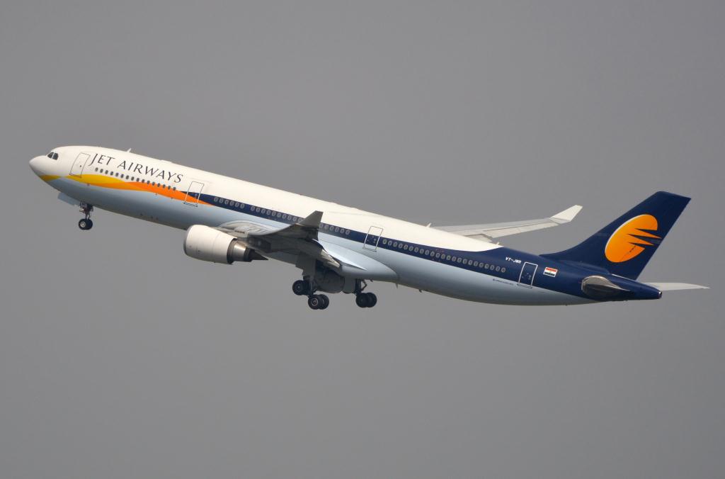 Photo of aircraft VT-JWR operated by Jet Airways
