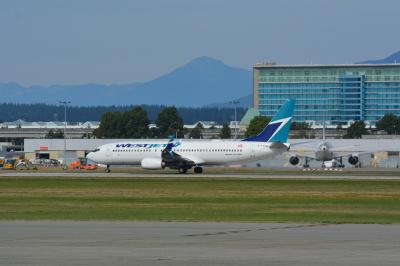 Photo of aircraft C-FYPB operated by WestJet
