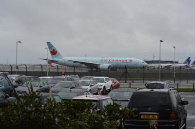 Image of aircraft registration C-FIUA - A 777-233(LR) operated by Air Canada