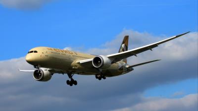 Photo of aircraft A6-BLY operated by Etihad Airways