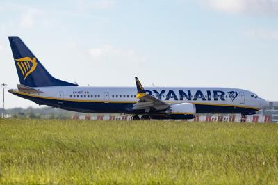 Photo of aircraft EI-HET operated by Ryanair