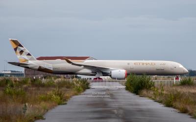 Photo of aircraft A6-XWF operated by Etihad Airways