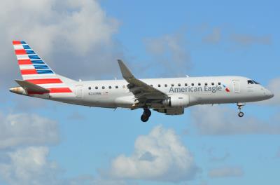 Photo of aircraft N243NN operated by American Eagle