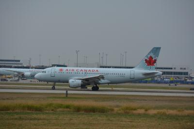 Photo of aircraft C-GAQL operated by Air Canada