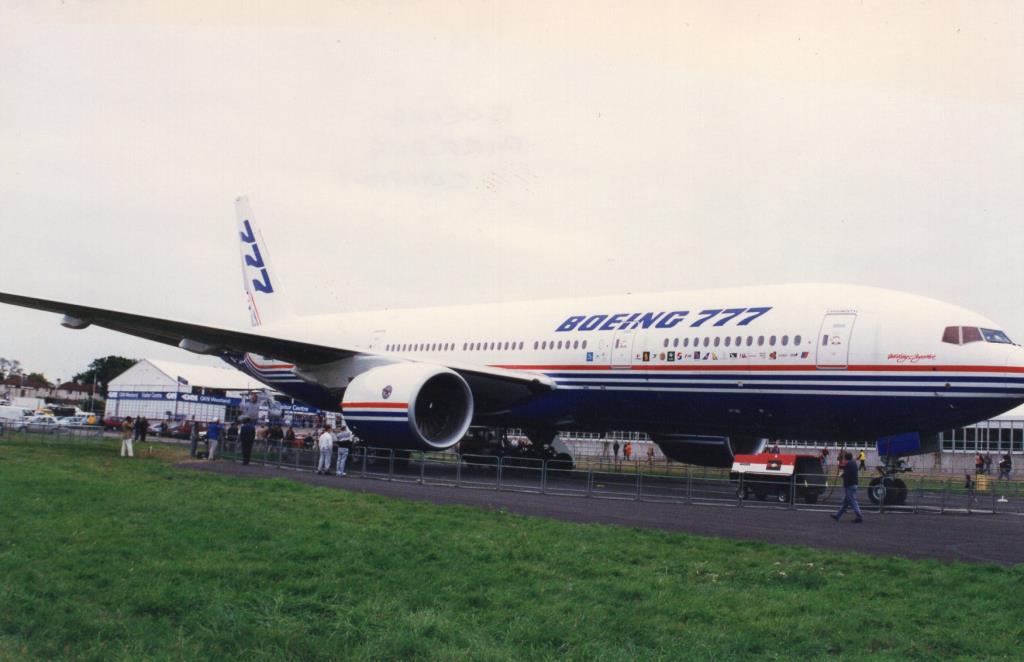 Photo of aircraft N7771 operated by Boeing