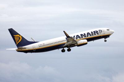 Photo of aircraft EI-EKC operated by Ryanair