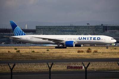 Photo of aircraft N2251U operated by United Airlines