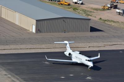 Image of aircraft registration N547XJ - A Challenger 300- operated by XoJet Inc