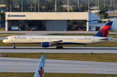 Photo of aircraft N592NW operated by Delta Air Lines