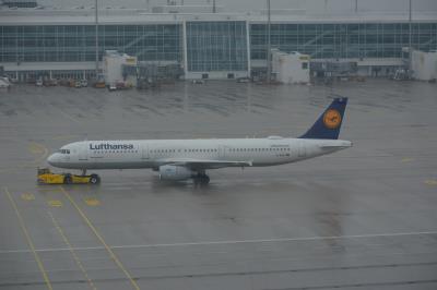 Photo of aircraft D-AIDF operated by Lufthansa
