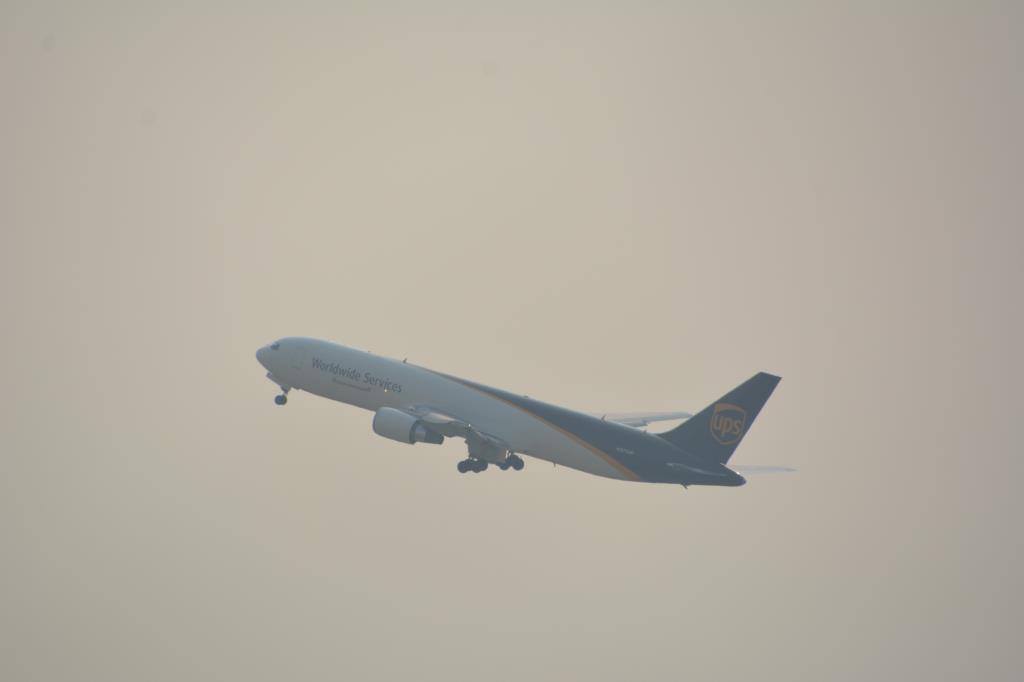 Photo of aircraft N373UP operated by United Parcel Service (UPS)