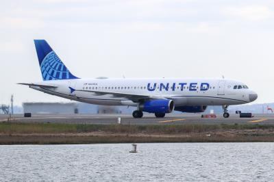Photo of aircraft N408UA operated by United Airlines