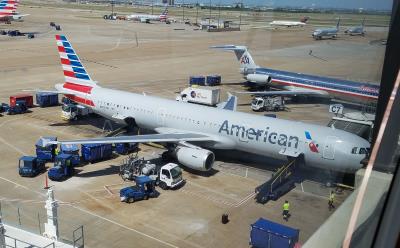 Photo of aircraft N185UW operated by American Airlines