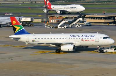 Photo of aircraft ZS-SZD operated by South African Airways