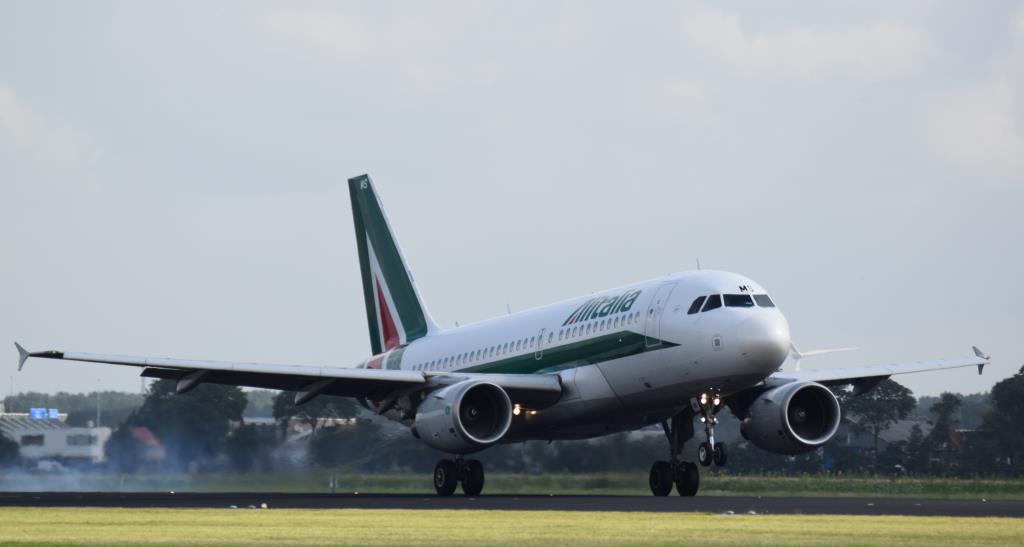 Photo of aircraft EI-IMS operated by Alitalia