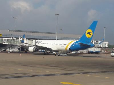 Photo of aircraft UR-GEB operated by Ukraine International Airlines