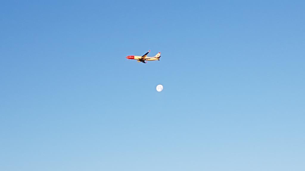 Photo of aircraft LN-DYG operated by Norwegian Air Shuttle