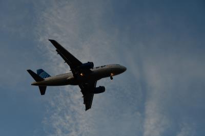 Photo of aircraft N831UA operated by United Airlines