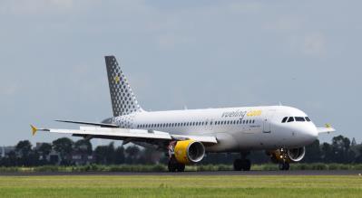 Image of aircraft registration EC-HGZ - A A320-214 operated by Vueling