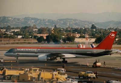 Photo of aircraft N502US operated by Northwest Airlines