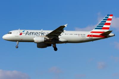 Photo of aircraft N122US operated by American Airlines