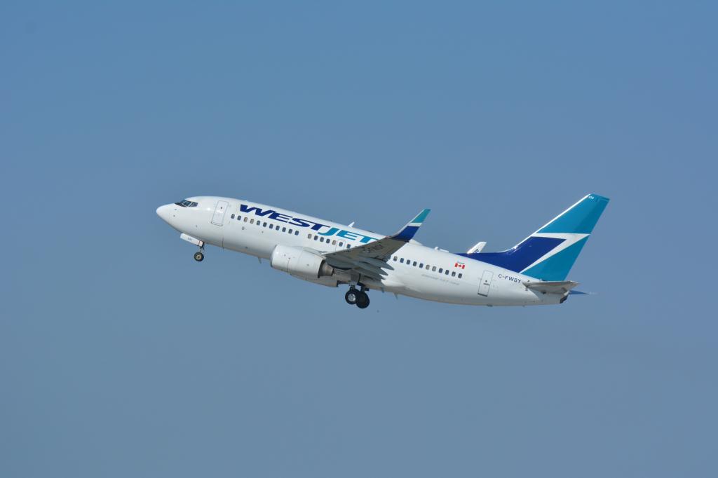 Photo of aircraft C-FWSY operated by WestJet