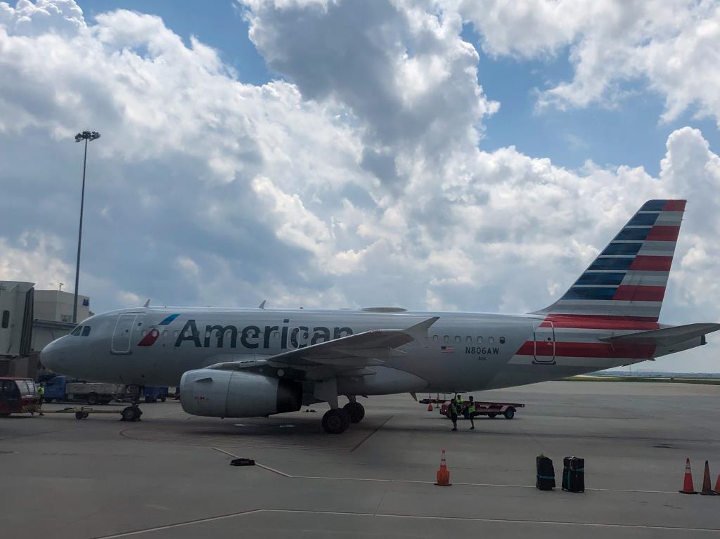 Photo of aircraft N806AW operated by American Airlines