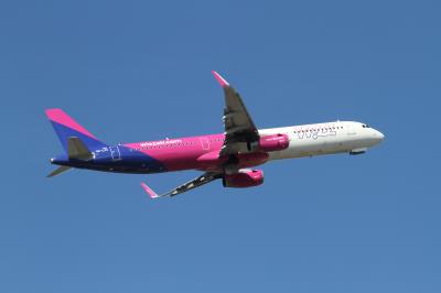 Photo of aircraft HA-LXV operated by Wizz Air