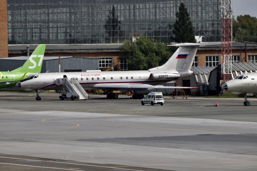 Photo of aircraft RA-65917 operated by Meridian Airlines