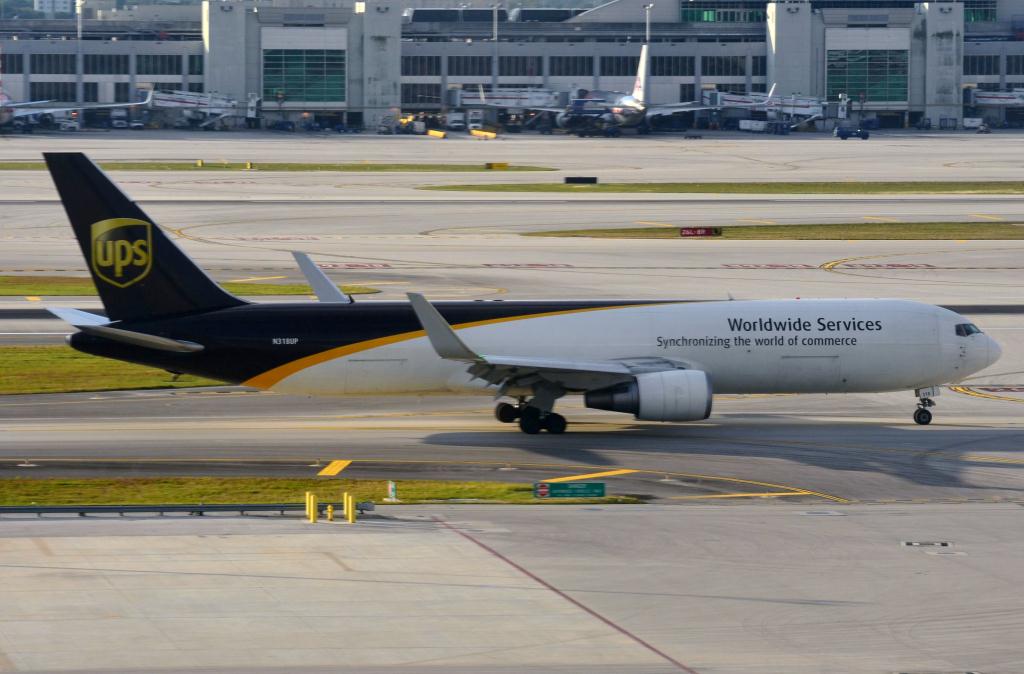 Photo of aircraft N318UP operated by United Parcel Service (UPS)