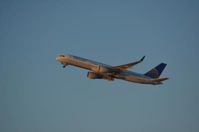 Photo of aircraft N502UA operated by United Airlines