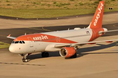 Photo of aircraft OE-IZU operated by easyJet Europe