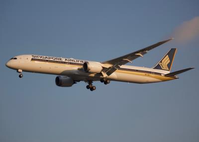Photo of aircraft 9V-SCI operated by Singapore Airlines