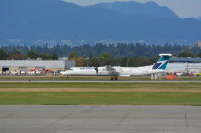 Image of aircraft registration C-GEEN - A DHC-8-402Q operated by WestJet Encore