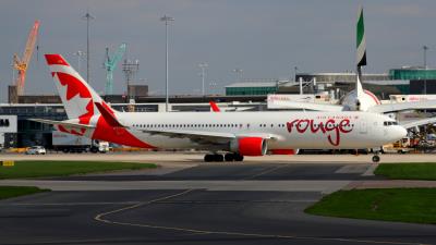 Photo of aircraft C-FMLV operated by Air Canada Rouge