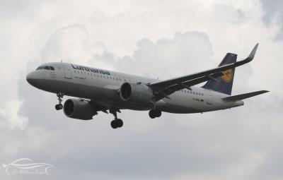 Photo of aircraft D-AINJ operated by Lufthansa