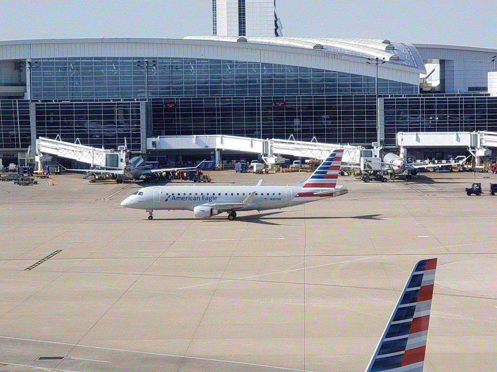 Photo of aircraft N267NN operated by American Eagle