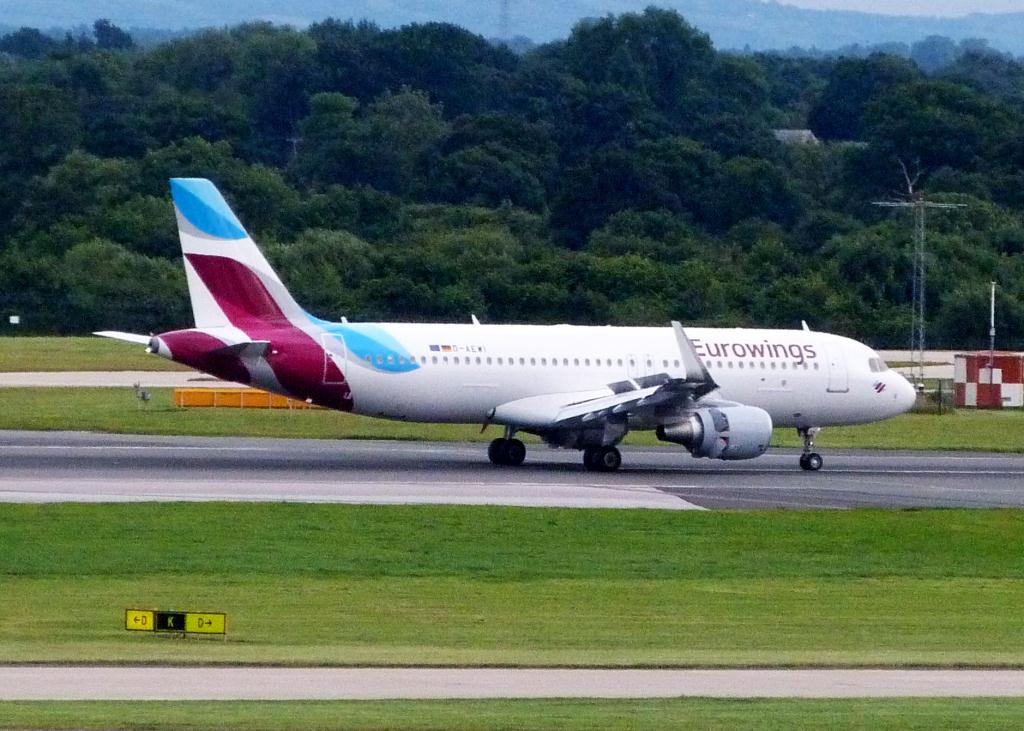 Photo of aircraft D-AEWI operated by Eurowings