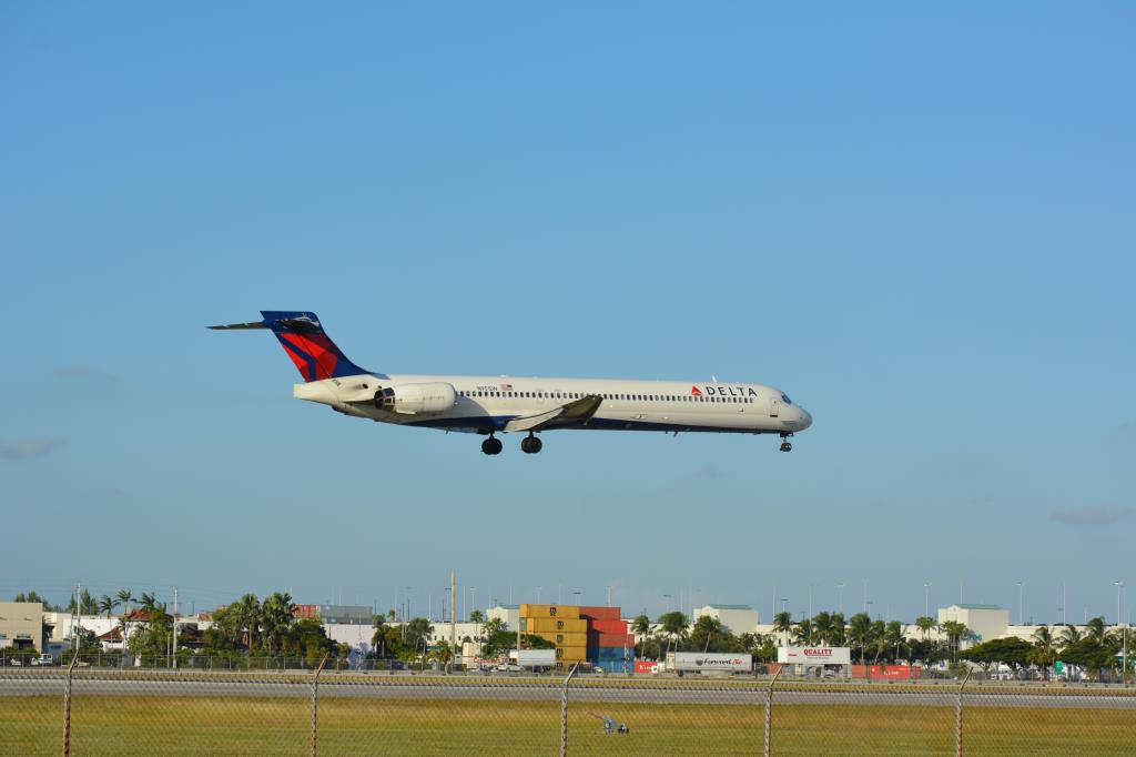 Photo of aircraft N951DN operated by Delta Air Lines