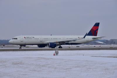 Photo of aircraft N353DN operated by Delta Air Lines