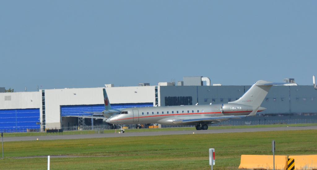 Photo of aircraft C-FNLH operated by Bombardier Inc