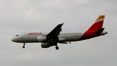 Image of aircraft registration EC-IZR - A A320-214 operated by Iberia