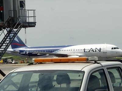 Photo of aircraft LV-GUS operated by LATAM Airlines Argentina