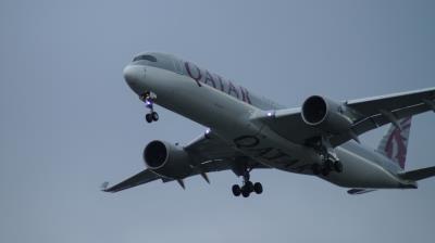 Photo of aircraft A7-ALI operated by Qatar Airways