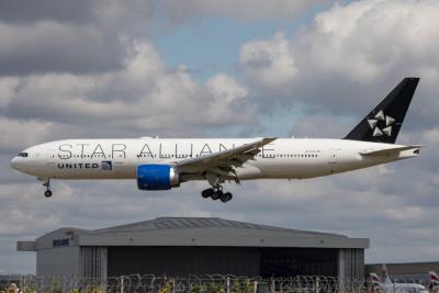 Photo of aircraft N77022 operated by United Airlines