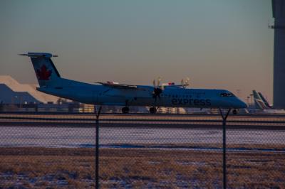 Photo of aircraft C-GJZH operated by Air Canada Express