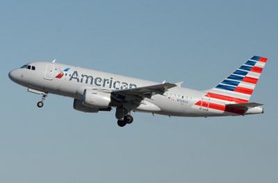 Photo of aircraft N768US operated by American Airlines