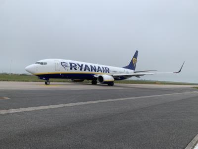 Photo of aircraft EI-DWV operated by Ryanair